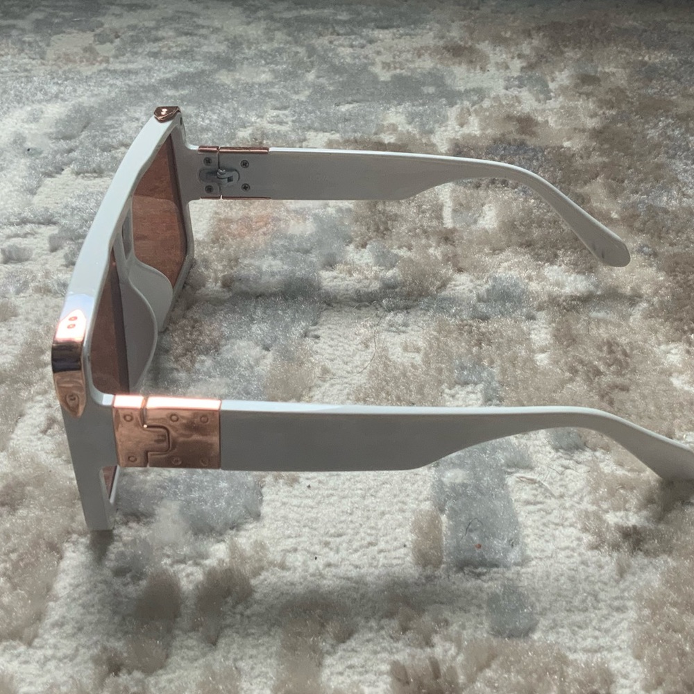 White/Rose Gold Fashionnova Sunglasses